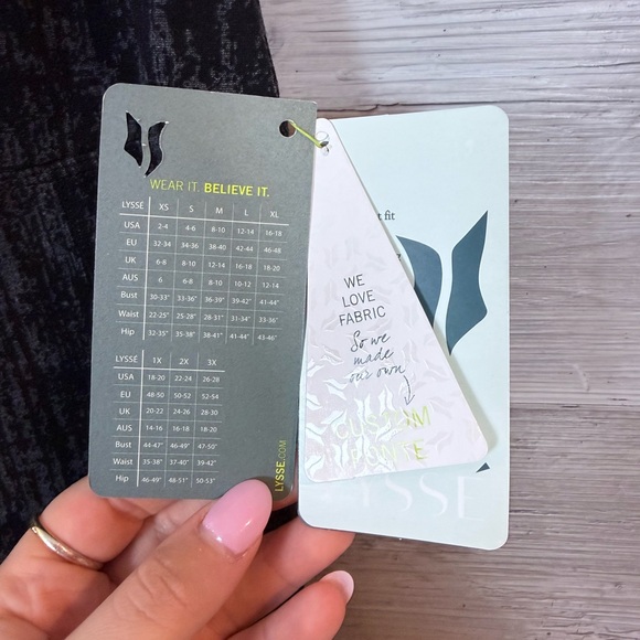 NWT Lyssé High Waist Leggings XS Black Ash Abstract Print Shaping - Picture 5 of 8